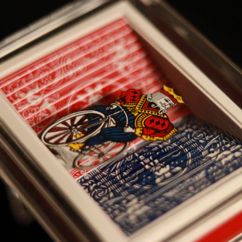 Deck Cuts - Bicycle Joker - Rouge - Image 2